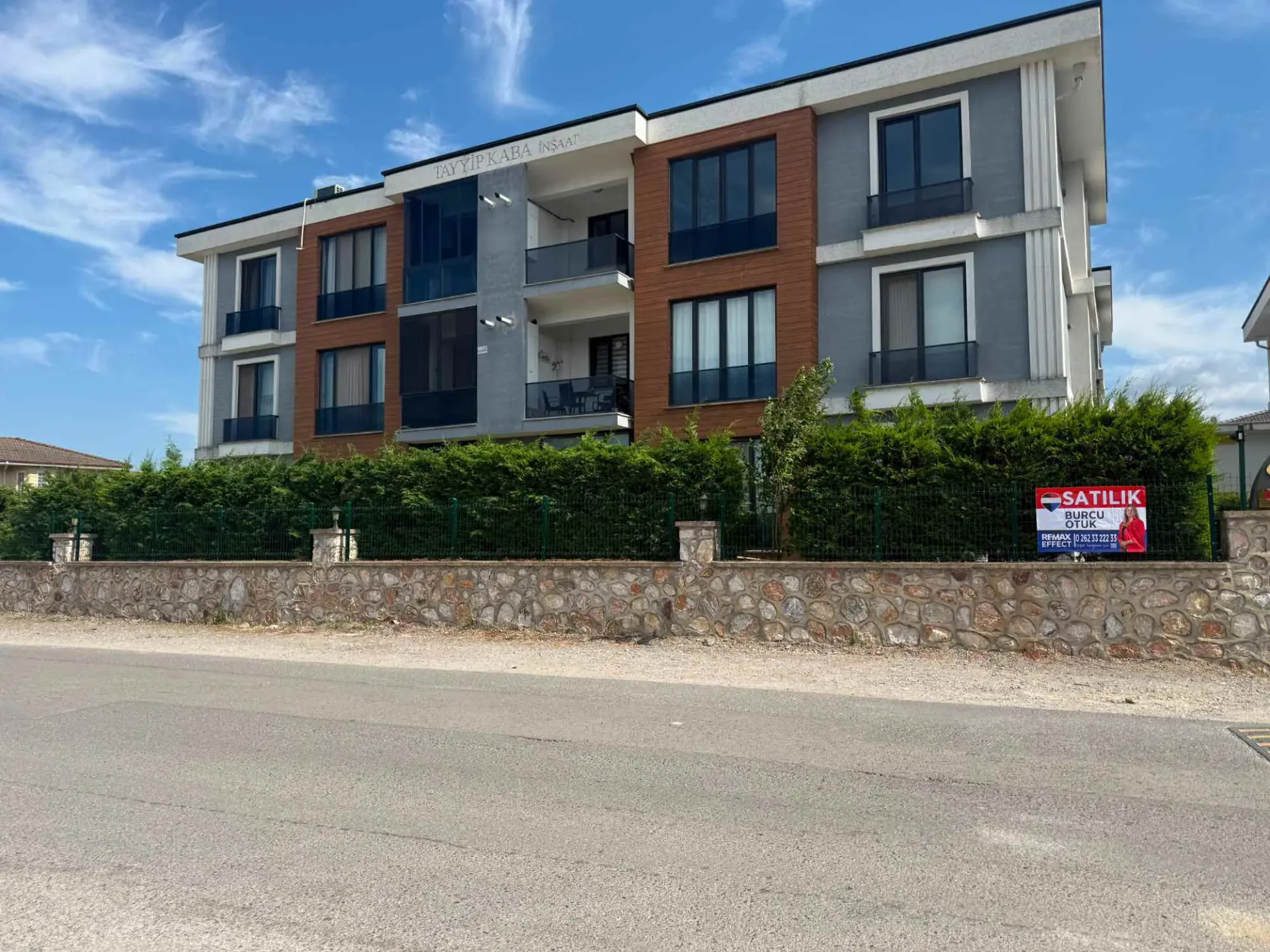 Sakarya Adapazarı Tekeler mah. Cihangir3 sitesi lüks 3+1 satılık arakat daire