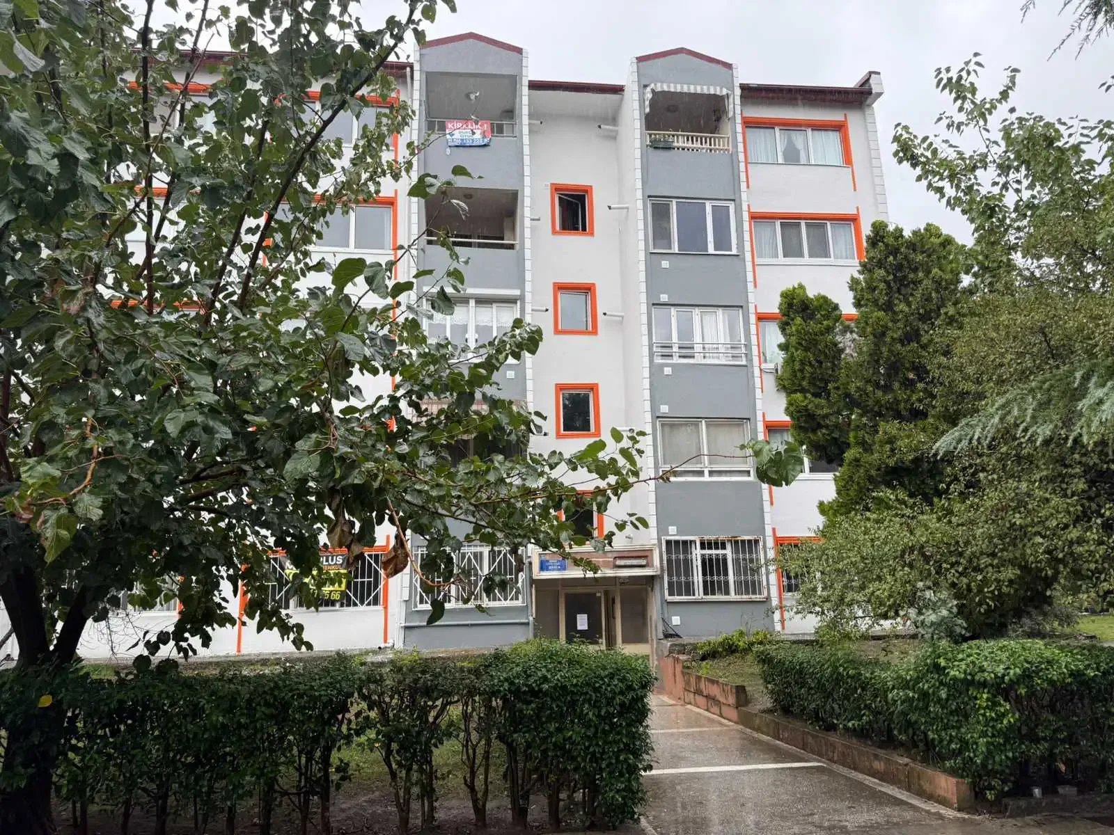Yahya Kaptan ’ da tramvaya yakın | komple yenilenmiş 2+1 yüksek giriş daire