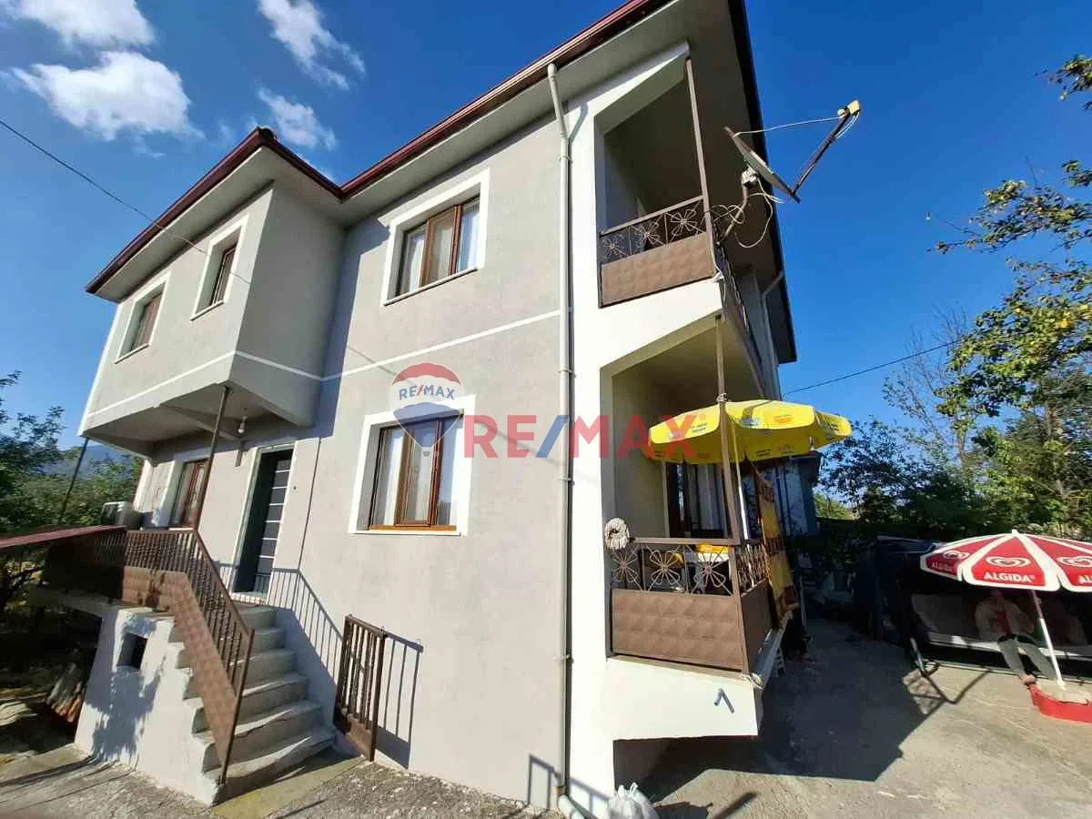 Mudurnu Kaygana mah cadde cepheli bahçeli iki katlı müstakil satılık ev